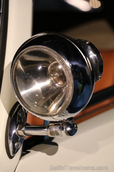Rīgas Motormuzeja automašīnu lukturi ir kā cilvēku acis, kuras daudz ko pastāsta 183318