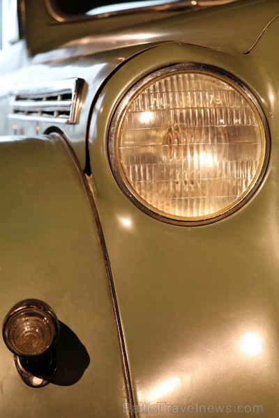 Rīgas Motormuzeja automašīnu lukturi ir kā cilvēku acis, kuras daudz ko pastāsta 183326