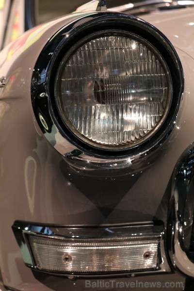 Rīgas Motormuzeja automašīnu lukturi ir kā cilvēku acis, kuras daudz ko pastāsta 183328