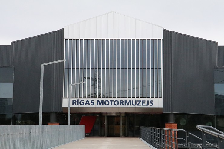 Rīgas Motormuzeja automašīnu lukturi ir kā cilvēku acis, kuras daudz ko pastāsta 183333