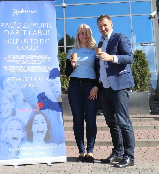 Pie viesnīcas «Radisson Blu Latvija» pret ziedojumu var malkot kafiju/tēju ar bulciņām 183957