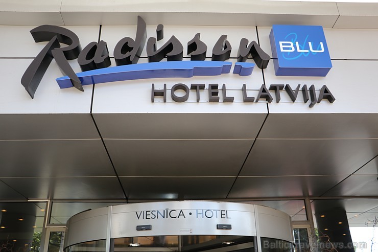 Pie viesnīcas «Radisson Blu Latvija» pret ziedojumu var malkot kafiju/tēju ar bulciņām 183960