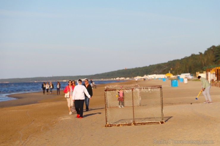 Jūrmala pamazām atdziest un pludmali iekaro sporta, veselības un antistresa tūristi 184097