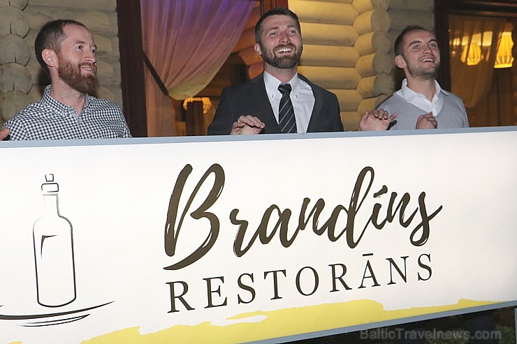 Ikšķilē atklāj jaunu restorānu «Brandīns» Daugavas krastā ar skatu uz Meinarda salu