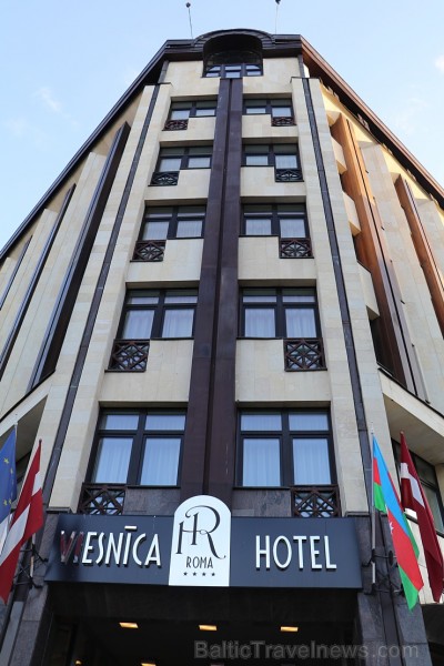Populārākais latvietis no Itālijas un dziedātājs Roberto Meloni iegūst savu numuru Vecrīgas četru zvaigžņu viesnīcā «Hotel Roma» 184746
