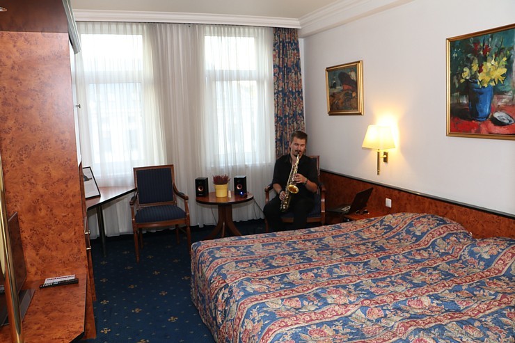 Populārākais latvietis no Itālijas un dziedātājs Roberto Meloni iegūst 26.09.2016 savu numuru Vecrīgas četru zvaigžņu viesnīcā «Hotel Roma» Populārākais latvietis no Itālijas un dziedātājs Roberto Meloni iegūst 26.09.2016 savu numuru Vecrīgas četru zvaigžņu viesnīcā «Hotel Roma» 184751