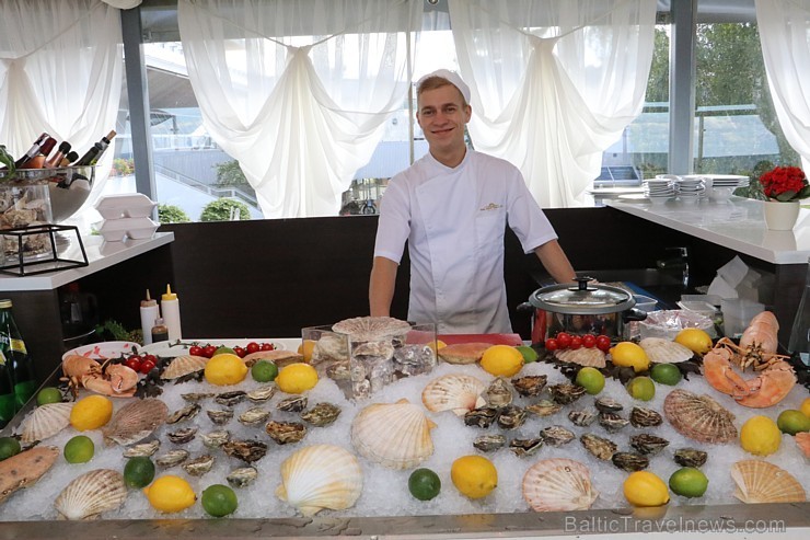 Diplomi «Populārākā vasaras restorāna terase 2016» ir atraduši savus adresātus - 3.vieta - Jūrmalas viesnīcas Baltic Beach Hotel terase «Seafood & Oys 185373