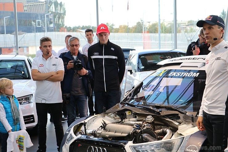 FIA pasaules rallijkrosa čempionāta līderis Matiass Ekstroms tiekas ar Audi faniem Latvijā 185398