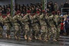 Ar militāru parādi Latvijas un sabiedroto bruņotie spēki godina Latvijas valsts izveidošanu 22
