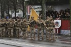Ar militāru parādi Latvijas un sabiedroto bruņotie spēki godina Latvijas valsts izveidošanu 27