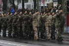 Ar militāru parādi Latvijas un sabiedroto bruņotie spēki godina Latvijas valsts izveidošanu 38