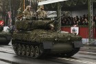 Ar militāru parādi Latvijas un sabiedroto bruņotie spēki godina Latvijas valsts izveidošanu 47