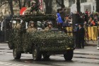 Ar militāru parādi Latvijas un sabiedroto bruņotie spēki godina Latvijas valsts izveidošanu 52