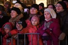 Ar Ginesa pasaules rekordu Rīgā krāšņi iededz Ziemassvētku egli 10