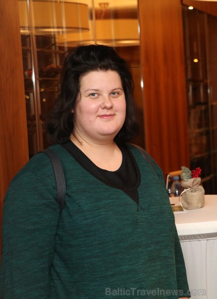 Talantīgā māksliniece Sandra Strēle izstāda gleznu sēriju «Melanholija» viesnīcā «Radisson Blu Hotel Elizabete» Talantīgā māksliniece Sandra Strēle izstāda gleznu sēriju «Melanholija» viesnīcā «Radisson Blu Hotel Elizabete» 189885