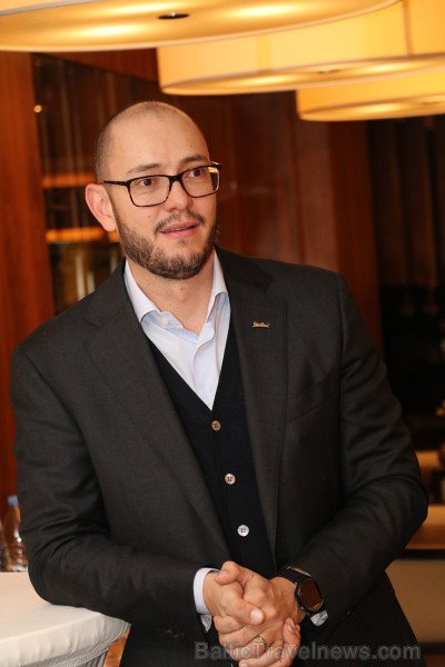 Talantīgā māksliniece Sandra Strēle izstāda gleznu sēriju «Melanholija» viesnīcā «Radisson Blu Hotel Elizabete» Talantīgā māksliniece Sandra Strēle izstāda gleznu sēriju «Melanholija» viesnīcā «Radisson Blu Hotel Elizabete» 189887