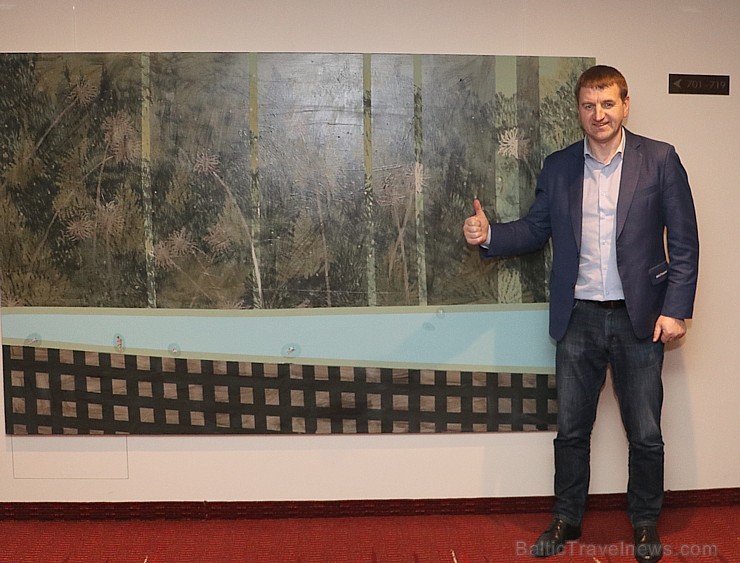 Talantīgā māksliniece Sandra Strēle izstāda gleznu sēriju «Melanholija» viesnīcā «Radisson Blu Hotel Elizabete» Talantīgā māksliniece Sandra Strēle izstāda gleznu sēriju «Melanholija» viesnīcā «Radisson Blu Hotel Elizabete» 189902