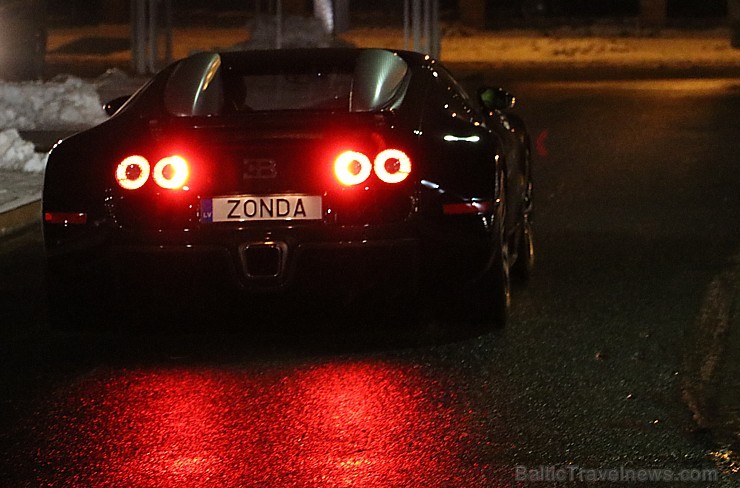 Vairāk nekā vienu miljonu vērtais «Bugatti Veyron» nespēj iziet tehnisko apskati Rīgā, jo šīm vairāk nekā 1000 zirgspēku jaudīgajam modelim no ražotāj Vairāk nekā vienu miljonu vērtais «Bugatti Veyron» nespēj iziet tehnisko apskati Rīgā, jo šīm vairāk nekā 1000 zirgspēku jaudīgajam modelim no ražotāj 189949