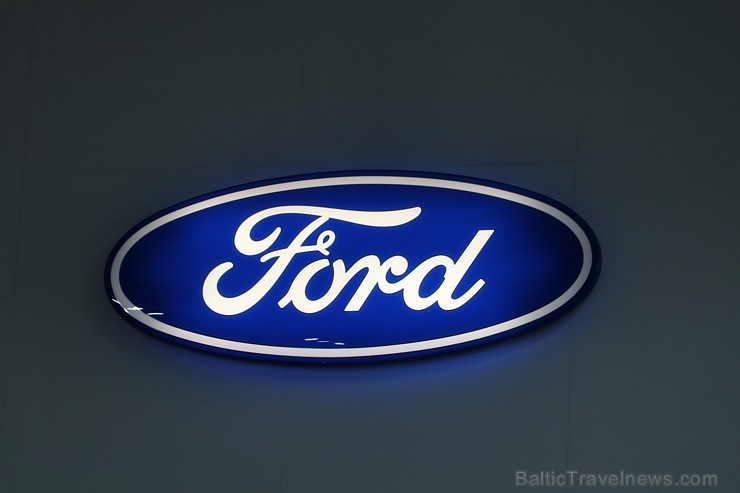 Travelnews.lv redakcija iepazīst testa braucienos trīs «Ford» modeļus - Mondeo, Edge un Kuga 190106