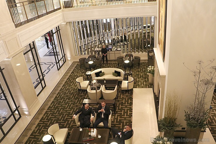 Tūrisma firmas «Baltic Travel Group» vadītājs izbauda «Four Seasons Hotel Moscow» lrestorāna un bāra piedāvājumu 190149