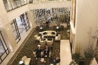 Tūrisma firmas «Baltic Travel Group» vadītājs izbauda «Four Seasons Hotel Moscow» lrestorāna un bāra piedāvājumu 33