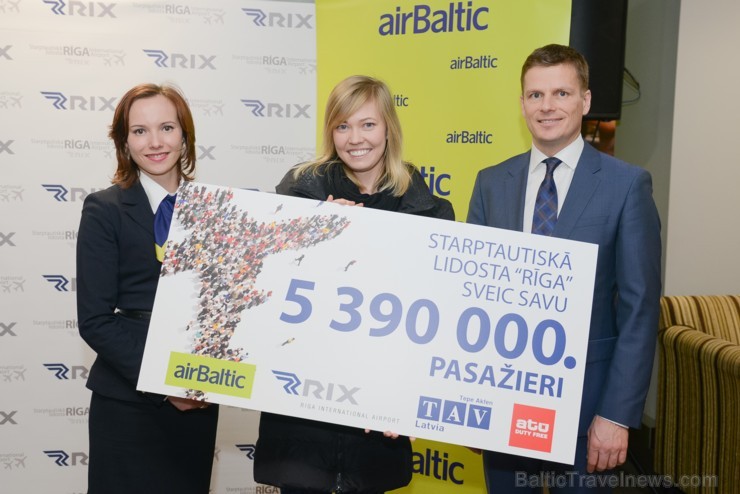 Rīgā ierodās «airBaltic» pasažiere, uzstādot jaunu rekordu - 5390000 apkalpotu klientu 190744