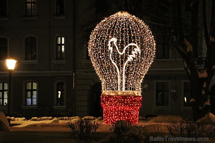 Rīga nakts gaismas pievilina pilsētas viesus un izklaidē rīdziniekus 190964