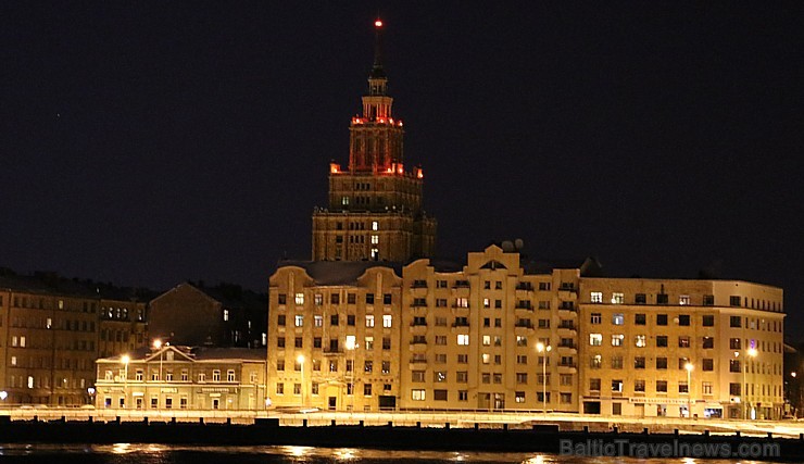 Rīga nakts gaismas pievilina pilsētas viesus un izklaidē rīdziniekus 190972