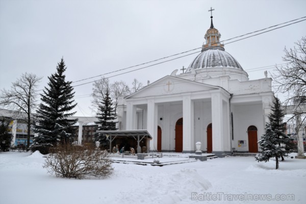 Daugavpils iedzīvotājus priecē sniegbalti skati 191025