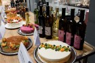 Vīna bārā  «Garage» norisinās pasākums «Latvijas kūku cepēji un vīndari - Latvijas 100gadei» 7