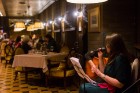 Restorānā «De Commerce Gastro Pub 1871» norit elegants sieviešu dienas vakars 12