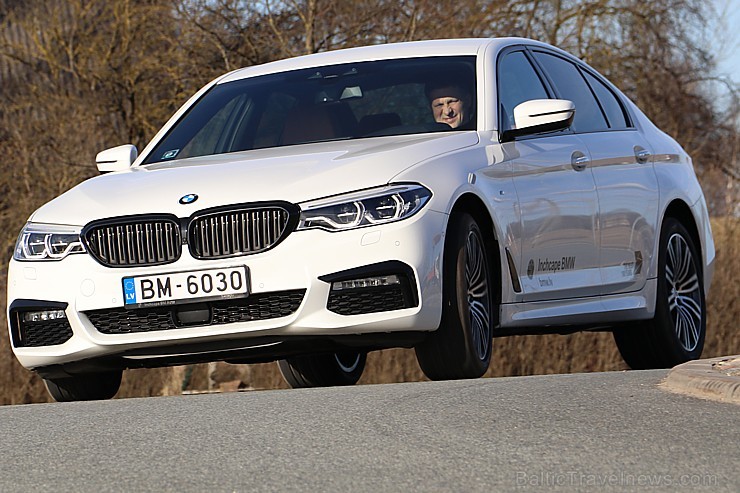 Travelnews.lv redakcija apceļo Vidzemi ar jauno BMW 530d XDrive 194197