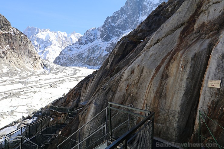 Travelnews.lv ar kalnu vilcienu dodas apskatīt Francijas lielāko Alpu ledāju. Atbalsta: Club Med 194464