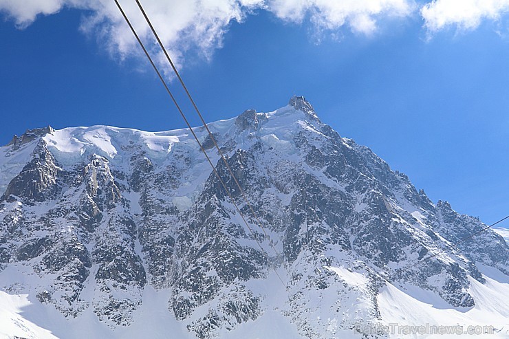 Travelnews.lv redakcija apmeklē 3 842 metru augsto Alpu virsotni «Aiguille du Midi». Atbalsta: Club Med 194542