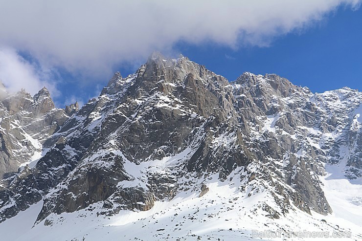 Travelnews.lv redakcija apmeklē 3 842 metru augsto Alpu virsotni «Aiguille du Midi». Atbalsta: Club Med 194544