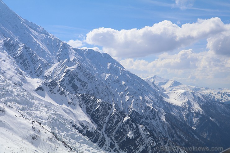 Travelnews.lv redakcija apmeklē 3 842 metru augsto Alpu virsotni «Aiguille du Midi». Atbalsta: Club Med 194546