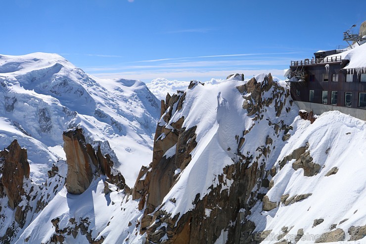 Travelnews.lv redakcija apmeklē 3 842 metru augsto Alpu virsotni «Aiguille du Midi». Atbalsta: Club Med 194568