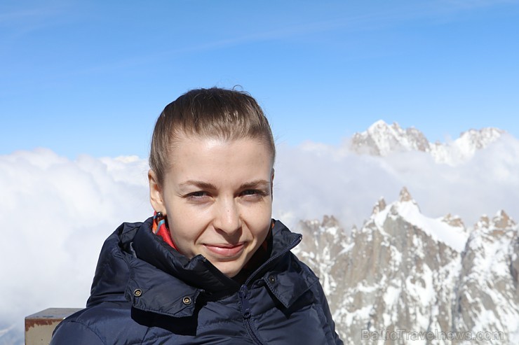 Travelnews.lv redakcija apmeklē 3 842 metru augsto Alpu virsotni «Aiguille du Midi». Atbalsta: Club Med 194585