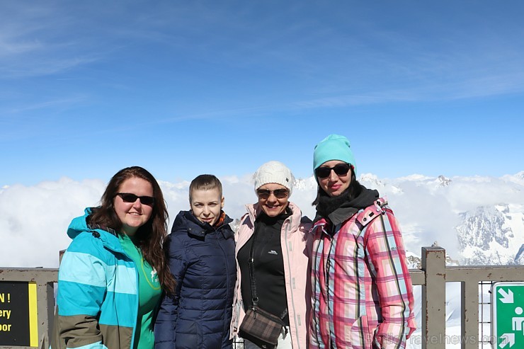 Travelnews.lv redakcija apmeklē 3 842 metru augsto Alpu virsotni «Aiguille du Midi». Atbalsta: Club Med 194586