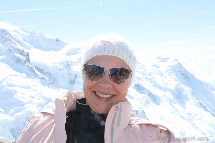 Travelnews.lv redakcija apmeklē 3 842 metru augsto Alpu virsotni «Aiguille du Midi». Atbalsta: Club Med 194591
