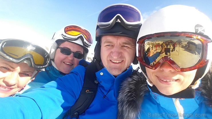 Travelnews.lv redakcija kopā ar «Latvia Tours» izbauda kalnu slēpošanu Alpu kalnos. Atbalsta: Club Med Travelnews.lv redakcija kopā ar «Latvia Tours» izbauda kalnu slēpošanu Alpu kalnos. Atbalsta: Club Med 195057