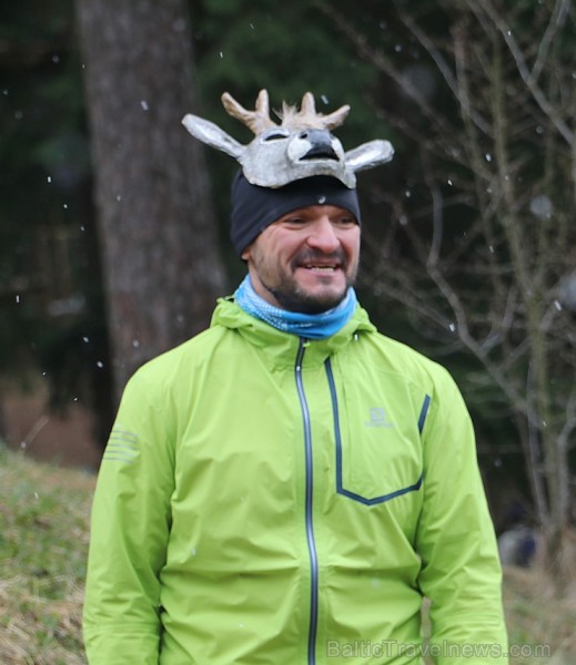 Ogres Zilo kalnu trases sniegā un lietū 15.04.2017 izskrien «Stirnubuks» susuri, vāveres, zaķi, stirnubuki un lūši Ogres Zilo kalnu trases sniegā un lietū 15.04.2017 izskrien «Stirnubuks» susuri, vāveres, zaķi, stirnubuki un lūši 195297