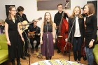 Renārs Kaupers ar latgaliešiem prezentē latgaliešu dziesmu izlases albūmu «Celīs brouļ!» 13