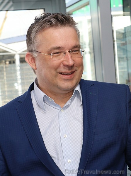 «Porsche Latvija» 28.04.2017 ar garšīgām restorāna «Entresol» uzkodām prezentē ekskluzīvus Porsche modeļus «Porsche Latvija» 28.04.2017 ar garšīgām restorāna «Entresol» uzkodām prezentē ekskluzīvus Porsche modeļus 196125
