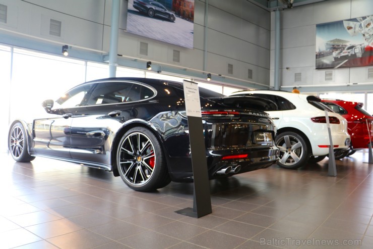 «Porsche Latvija» 28.04.2017 ar garšīgām restorāna «Entresol» uzkodām prezentē ekskluzīvus Porsche modeļus «Porsche Latvija» 28.04.2017 ar garšīgām restorāna «Entresol» uzkodām prezentē ekskluzīvus Porsche modeļus 196139