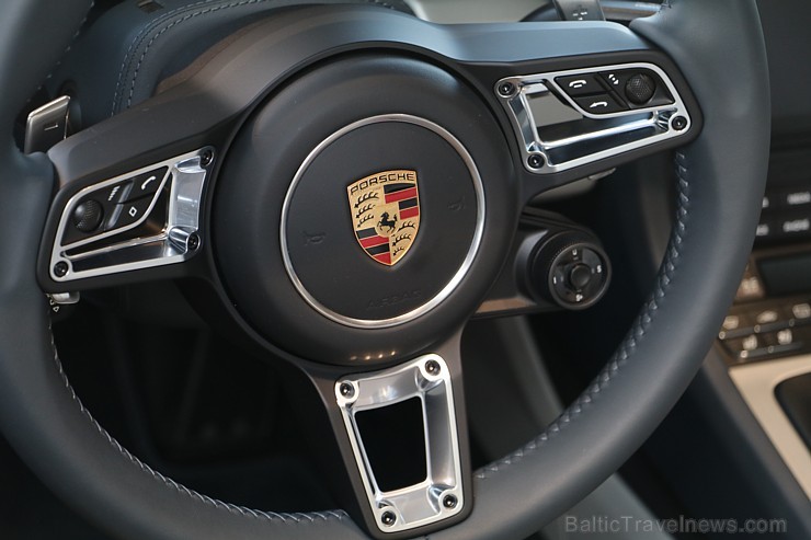 «Porsche Latvija» 28.04.2017 ar garšīgām restorāna «Entresol» uzkodām prezentē ekskluzīvus Porsche modeļus «Porsche Latvija» 28.04.2017 ar garšīgām restorāna «Entresol» uzkodām prezentē ekskluzīvus Porsche modeļus 196146