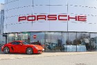 «Porsche Latvija» 28.04.2017 ar garšīgām restorāna «Entresol» uzkodām prezentē ekskluzīvus Porsche modeļus 1