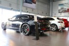 «Porsche Latvija» 28.04.2017 ar garšīgām restorāna «Entresol» uzkodām prezentē ekskluzīvus Porsche modeļus 42