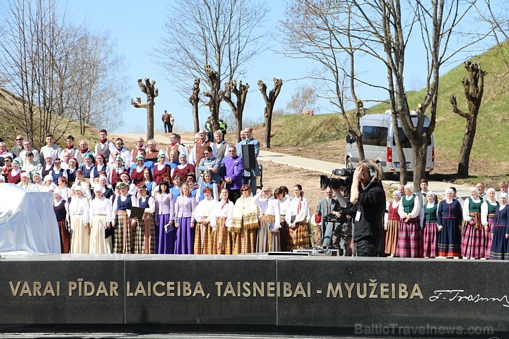 Rēzeknē 5.05.2017 atklāj Latgales kongresa simtgadei veltītu pieminekli 196407