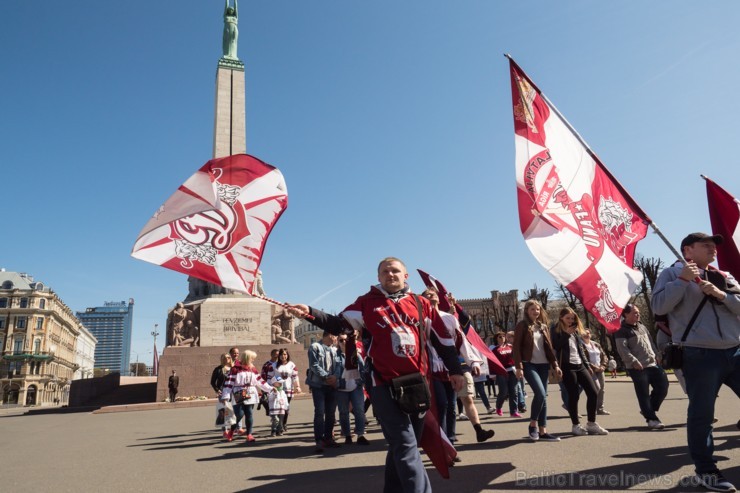 Hokeja fanu mājā Ķīpsalā aktīvi tiek atbalstīta Latvijas hokeja izlase 196534